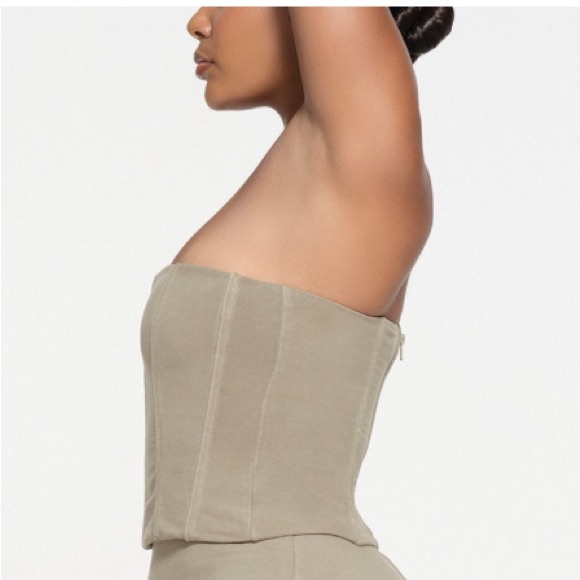 SKIMS OUTDOOR CORSET IN ARMY . NWT SIZE 4X - Picture 13 of 14